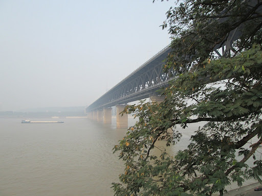 The Majestic Yangtze River: A Lifeline of China (Ilog Yangtze)